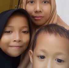 Mamah GELSI dan Agam