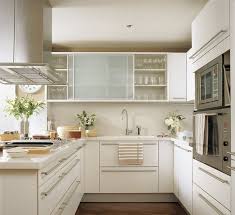 En este modelo de cocina los colores claros como el blanco son lo ideal, ya que dan mayor sensación de espacio. Ideas De Diseno Para Cocinas Modernas Pequenas Decoora