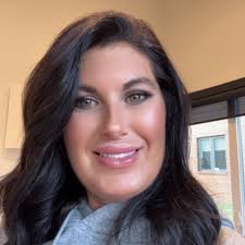 The ice has melted at Moshu's house and he's ready to pawty 📷 Keeper Megan