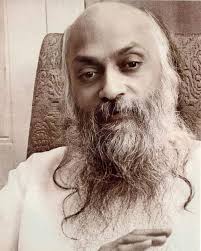 Un falso maestro constituye el mayor pecado del mundo. El pecado más  peligroso que puede cometer un hombre es fingir tener Consciencia. Ni  siquiera matar a un hombre es un pecado tan