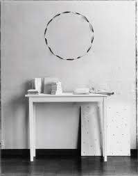Livraison à domicile ou en retrait magasin ! Table Blanche By Ann Demeulemeester By Ann Demeulemeester Bulo