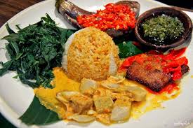 Makan nasi sambel teri saja sungguh sudah terasa lezat sekali bagi saya. Macam Macam Wisata Kuliner Tradisional Khas Indonesia