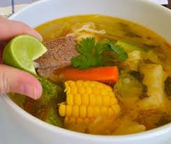 Receta Una Deliciosa Sopa De Res Al Estilo Hondureno Mexican Food Recipes Authentic Beef Soup Recipes Food Network Recipes