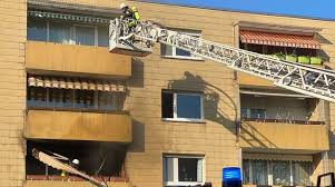 60m² wohnfläche und befindet sich im 1. Feuer Auf Balkon Beschadigt Mehrere Wohnungen Baden Online Nachrichten Der Ortenau Offenburger Tageblatt