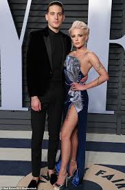 Cameron diaz, angelina jolie, ashley olsen, and even lindsay lohan. Cara Delevingne Is Secretly Dating Singer Halsey Three Months After Their Exes Became An Item Daily Mail Online