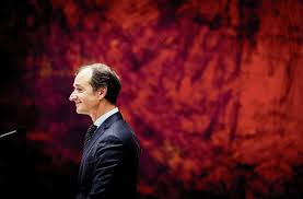 Eric wiebes is de vijfde zomergast van 2018. Ook Zonder Fossiele Brandstof Wil Eric Wiebes Het Leven Leuk Houden Nrc
