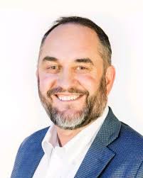 Russell Squires's Instagram, Twitter & Facebook