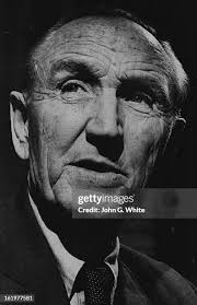 1,397点のJohn Stapleton;の写真と高解像度写真