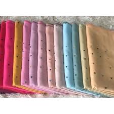 Okey batu ada manik tabur pun batu kopi swarovski deh. Tudung Bawal Premium Batu Tabur Free Exclusive Box Shopee Malaysia
