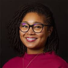 Karissa Holmes's Instagram, Twitter & Facebook