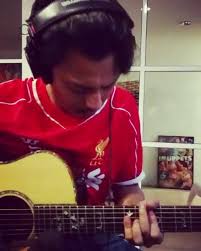 We will not let go, we will keep pushing on, kullul hubbi minna lahum, one moment for them. Faizal Tahir Working On The 1moment4them Song Kullu