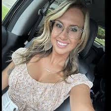 Julissa Davies and James Lawless' Wedding Website