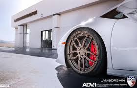 White Car Black And Bronze Wheels White Lamborghini Huracan On Matte Bronze Adv 1 Wheels Red Brake Caliper Gallery Bronze Wheels Lamborghini Huracan White Lamborghini