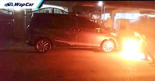 Termasuk dalam jenis mobil mpv (multi purpose vehicle), mobil ini memang banyak dilirik untuk dijadikan sebagai mobil. Ah Long Membakar Kereta Toyota Sienta Milik Isteri Peminjam Wapcar