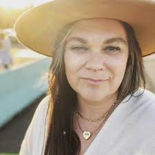 Kristen Ferry's Instagram, Twitter & Facebook