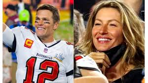 Photo : Tom Brady avec ses deux enfants (Vivian et Benjamin) au Raymond  James Stadium à Tampa, le 7 février 2021 pour fêter son septième titre au  Super Bowl. Les Buccaneers (avec