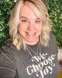 Tabitha Dowell's Instagram, Twitter & Facebook