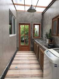 Hal ini dikarenakan pesatnya pertumbuhan ekonomi, dan penduduk, sementara lahan untuk tempat tinggal semakin hari semakin terbatas. Dapur Dan Taman Belakang Rumah Minimalis Blog Qhomemart
