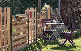 20 Clotures En Bois De Palette A Realiser Soi Meme Cloture Bois Palette Bois Cloture Palette