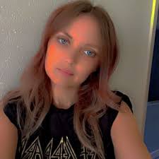 Laura Mcnamee (@lauramcnamee1)