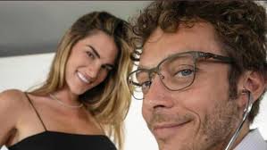 Francesca sofia novello si presenta ai fan di instagram con un nuovo abito. Ra6spnl5kucufm