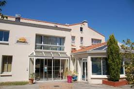 I like money, beautiful women, exotic cars, advanced consumer electronics, good food, tasty beverages, fancy clothes, interesting music, and fun. Maison De Retraite Saint Andre Saint Hilaire De Chaleons Destination Pornic