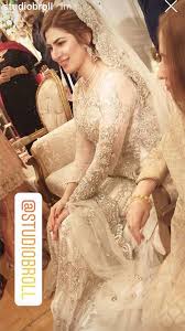 Naimal khan walima dress pictures clearly show the beadwork embellished on it and jewelry also plain and ravishing. Hamza Ali Abbasi Naimal Khawar Walima Showbiz Pakistan Facebook