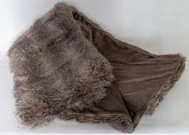Felldecke ratgeber & vergleich 2021. Felldecke Barenpelz Braun Kuscheldecke Kaufland De