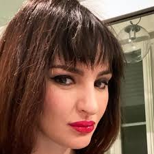 Jan 05, 2020 · frangia 2020: Arisa Cambia Look Ha I Capelli Lunghi E La Frangia Da Oggi Indossero La Parrucca