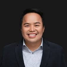 Matthew Townley's Instagram, Twitter & Facebook