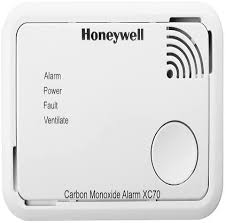 Carbon monoxide detectors trigger an alarm based on an accumulation of carbon monoxide over time. Honeywell 1901504901 Battery Operated Carbon Monoxide Detector White Amazon Co Uk Diy Tools