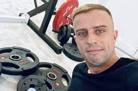 Join the discussion or compare with others! Kamil Grosicki Zagra W Filmie To Nieprawdopodobne Na Czym Paparazzi Przylapali Pilkarza Zycie
