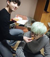 Here are two throwbacks featuring bts' rapper suga aka min yoongi and the maknae jungkook aka jeon jungkook. Sugakookie Sugakookie Suga Yoongi Jungkook Bts 2
