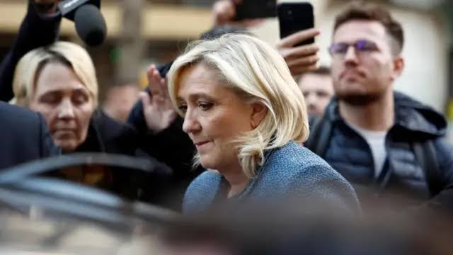 Marine Le Pen attacks five-year ban from running for public office as  'political decision' - BBC News