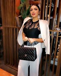 إطلالة كلاسيكية للفنانة شريهان ابوكيلة عبر السوشيال ميديا