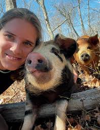 Belmont Day Magazine: Giving Forward and Giving Back by Belmont Day School 