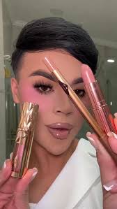 This lip combo! 10/10 ✨🤏🏼, @charlottetilbury 🫦, Iconic Nude lip liner ,  Icon Baby bullet lipstick , Strawberry chocolate lip gloss ✨, #makeup  #lipsgloss #lipcombo #charlottetilbury #beauty