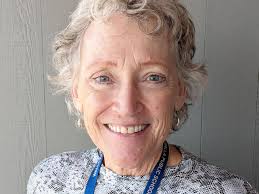 Amy Ruff receives Distinguished Service Award for COVID-19 support in Walla  Walla schools