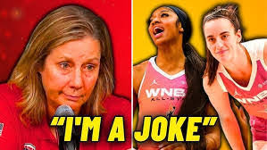 Leanne Doss's Instagram, Twitter & Facebook