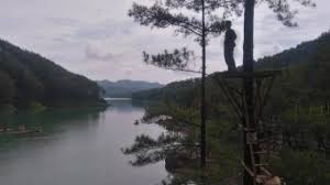 Tempat wisata di tulungagung sementara bagian danau yang ada di dekatnya adalah bagian dari waduk wonorejo. Replika Ranu Kumbolo Picture Of Ranu Gumbolo Tulungagung Tripadvisor