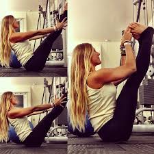 Underbara Du Navasana King Of Handstand Prep Want To Yoga Body Yoga Asanas Yoga Lifestyle