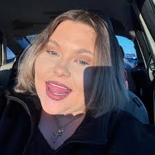 Good middle schools in goose creek help my baby has been to one school  since 3 I'm freaking out. She like music, cheer, and dance