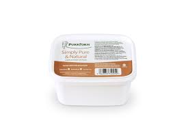 Interested in trying a fresh cat food delivery service and wondering whether nom nom or smalls is the better option? Purrform Raw Cat Food