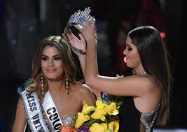 No haber concursado en miss universo anteriormente. Miss Universe 2015 Gaffe Miss Colombia Says Removing Her Crown Was Unjust And Unfair