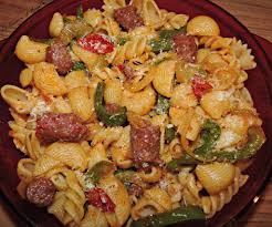 Pates Aux Merguez Et Poivrons La Cuisine D Angelle Recettes De Cuisine Cuisine Recette Salade De Pates