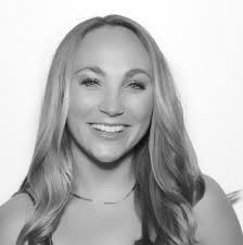 So excited to announce that after 8 years in dentistry I have made a 180  career pivot to a BDR role at Rapid7! 😎 I feel like a new kid