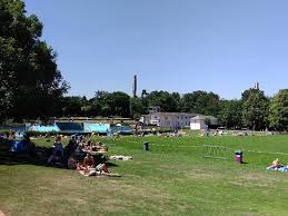 Haltestellen sind dann stadionbad oder osttribüne. Stadionbad Eingang Bild Von Stadionbad Frankfurt Am Main Tripadvisor
