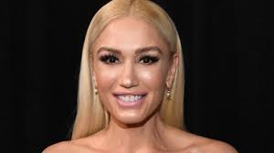 When looking at pictures of her back then and now, she looks a lot different than when she was the lead singer of no doubt. Die Wahrheit Uber Gwen Stefanis Plastische Chirurgie News24viral