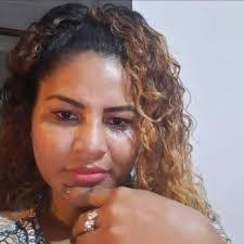 Amanda Benevides's Instagram, Twitter & Facebook