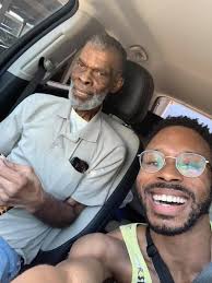 This is a familiar face from a few years ago. Still tours today.